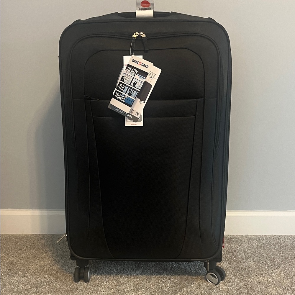 NWT - Swiss Gear Large Spinner Black Travel Suitcase - Zurich collection